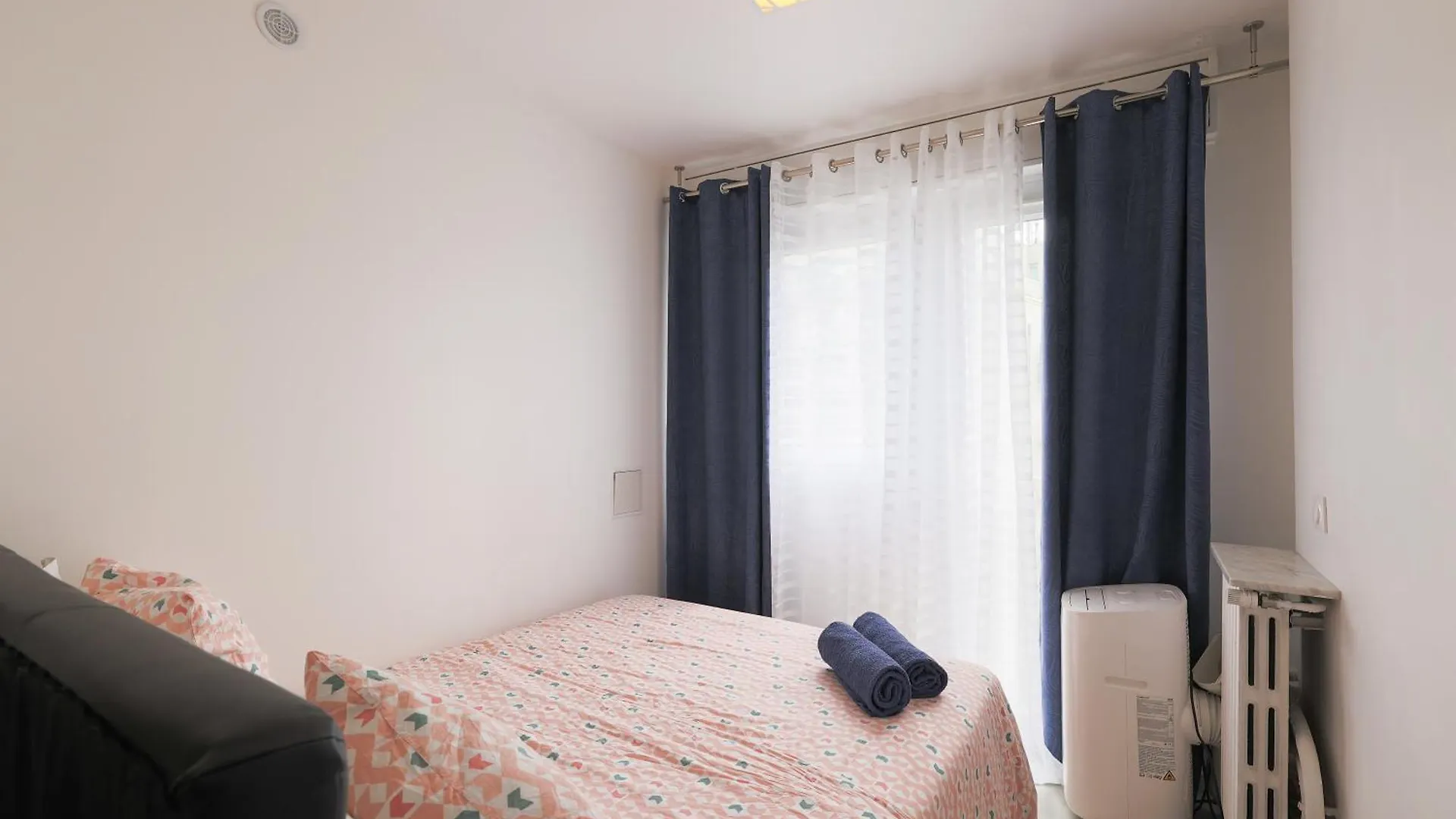 2 Eiffel Tower Apartment Paris